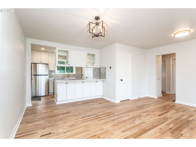 1842 Se 92ND Ave, Portland, OR 97216