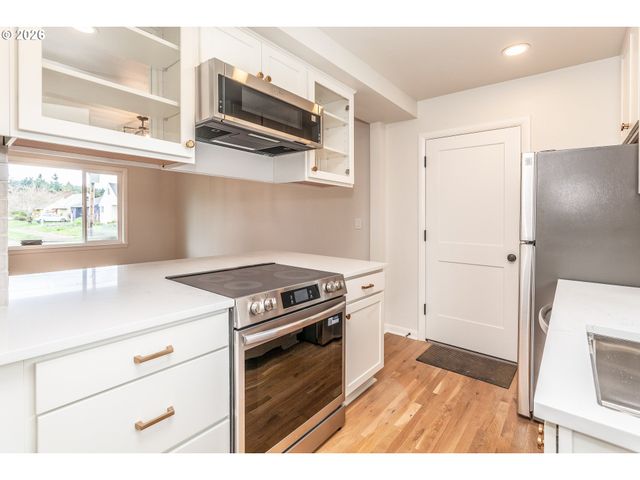 1842 Se 92ND Ave, Portland, OR 97216