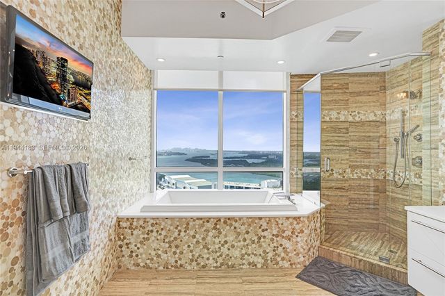 15901 Collins Ave 3006, Sunny Isles Beach, FL 33160