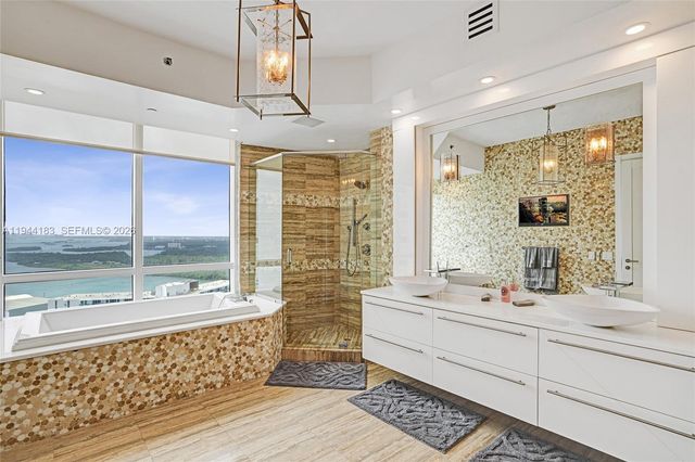 15901 Collins Ave 3006, Sunny Isles Beach, FL 33160