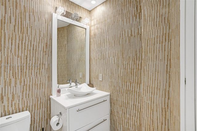 15901 Collins Ave 3006, Sunny Isles Beach, FL 33160