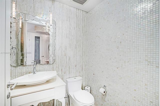 15901 Collins Ave 3006, Sunny Isles Beach, FL 33160