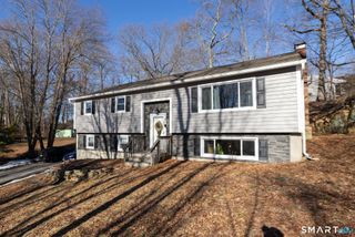 33 Kings Highway, Shelton, CT 06484