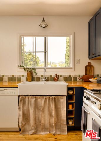 6071 Delphi Street, Los Angeles, CA 90042