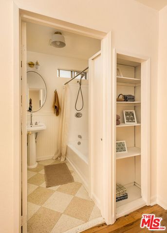 6071 Delphi Street, Los Angeles, CA 90042