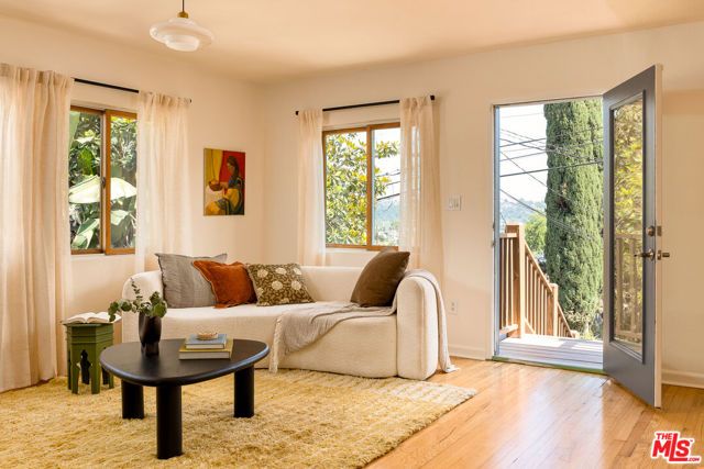 6071 Delphi Street, Los Angeles, CA 90042