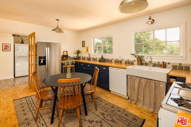 6071 Delphi Street, Los Angeles, CA 90042