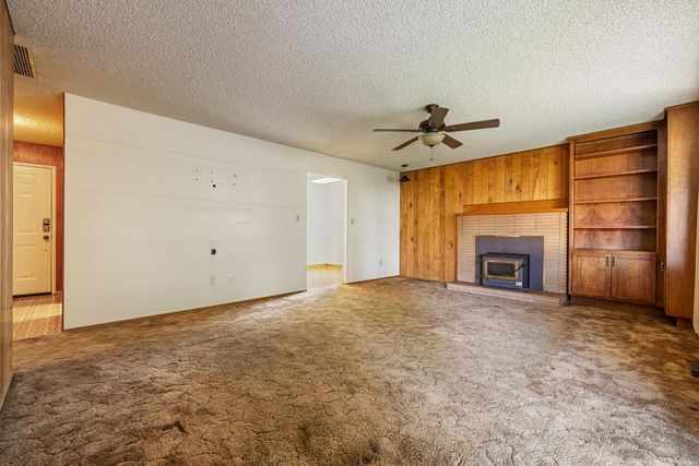 527 Poplar St, Oakdale, CA 95361