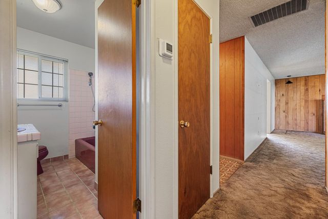 527 Poplar St, Oakdale, CA 95361