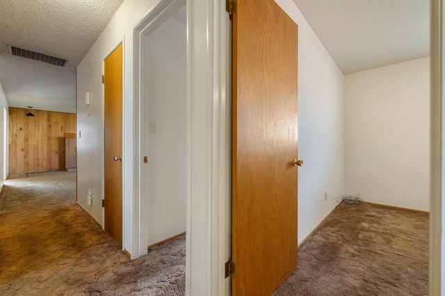 527 Poplar St, Oakdale, CA 95361