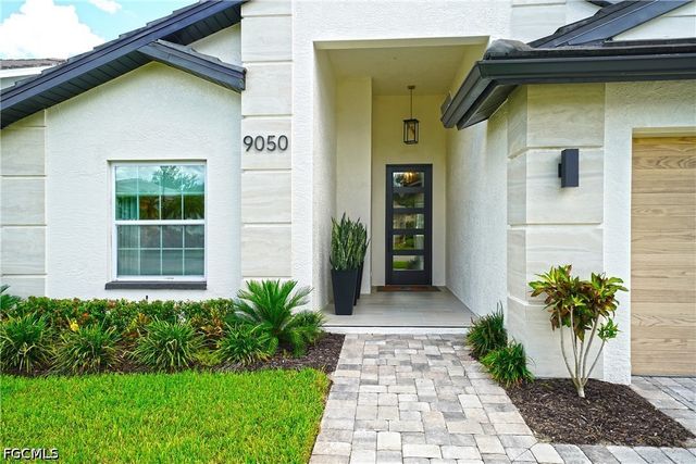 9050 Old Hickory CIR, Fort Myers, FL 33912