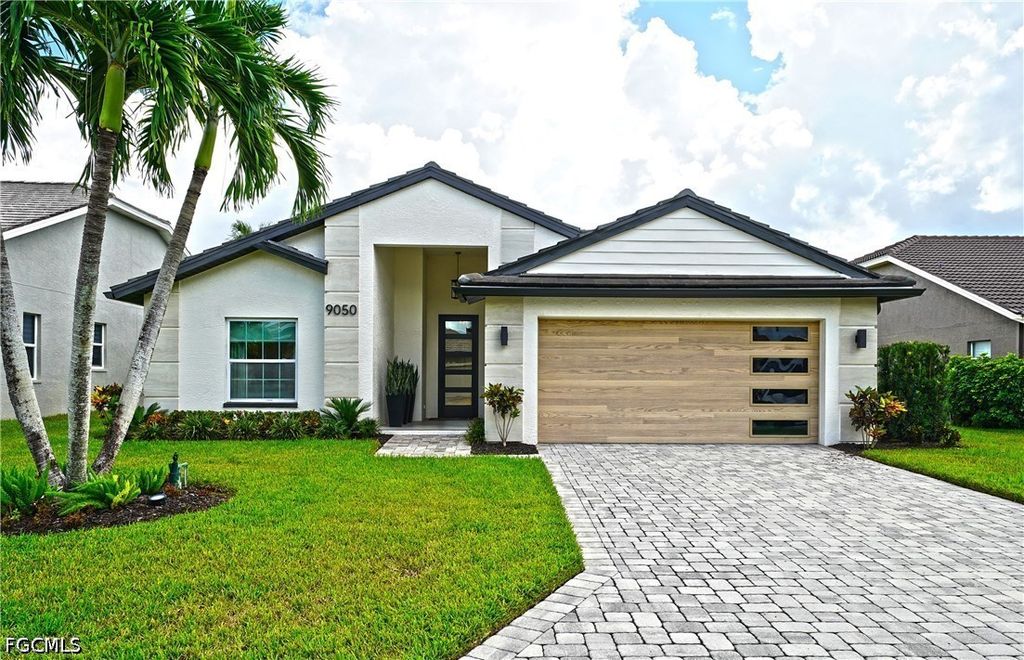 9050 Old Hickory CIR, Fort Myers, FL 33912