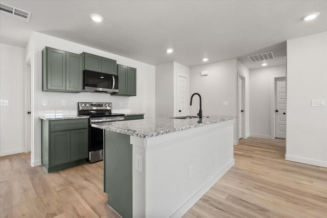 514 E 24th Street, Wolfforth, TX 79382
