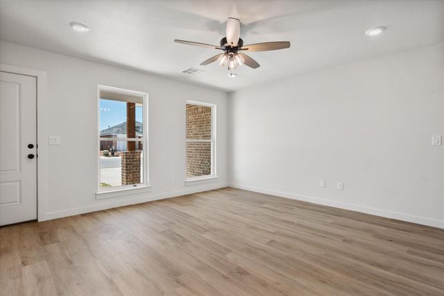 514 E 24th Street, Wolfforth, TX 79382
