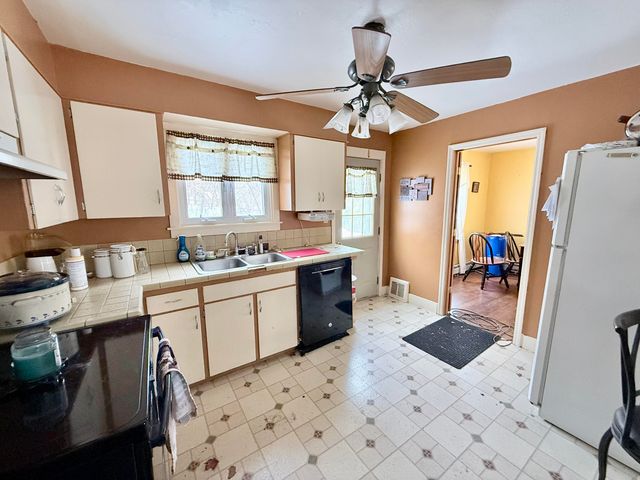 8 St Marks Avenue, Malone, NY 12953