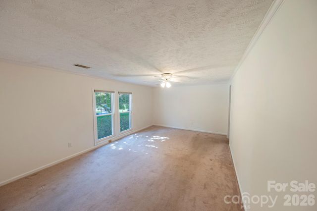 132 Serenity Circle, Hendersonville, NC 28792