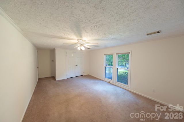 132 Serenity Circle, Hendersonville, NC 28792