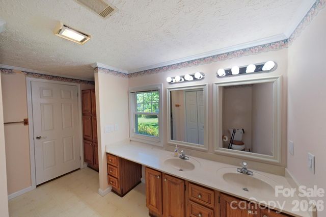 132 Serenity Circle, Hendersonville, NC 28792