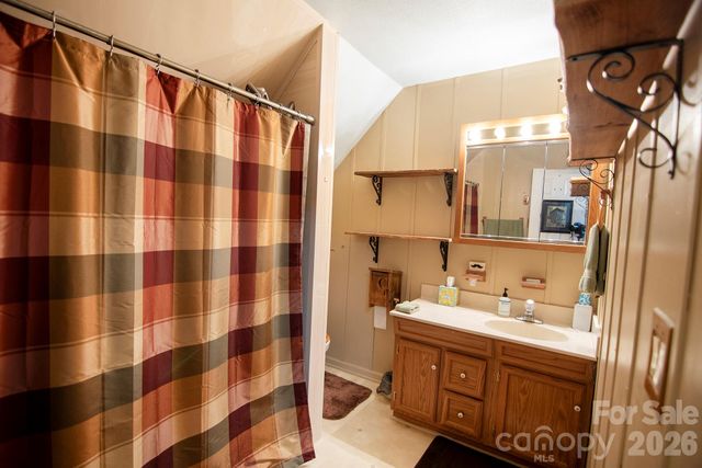 132 Serenity Circle, Hendersonville, NC 28792