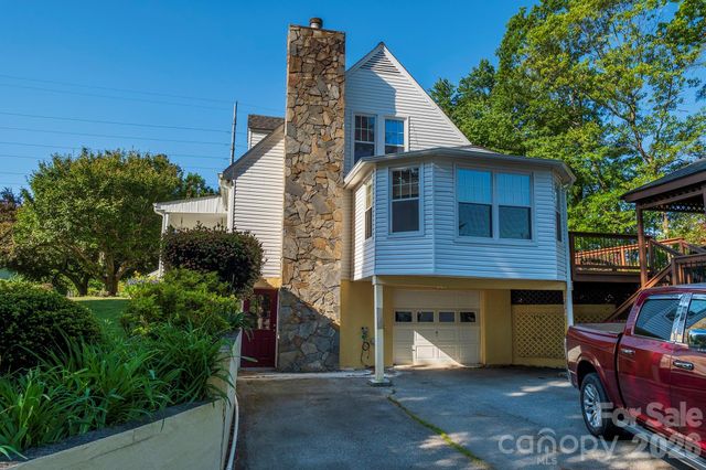 132 Serenity Circle, Hendersonville, NC 28792