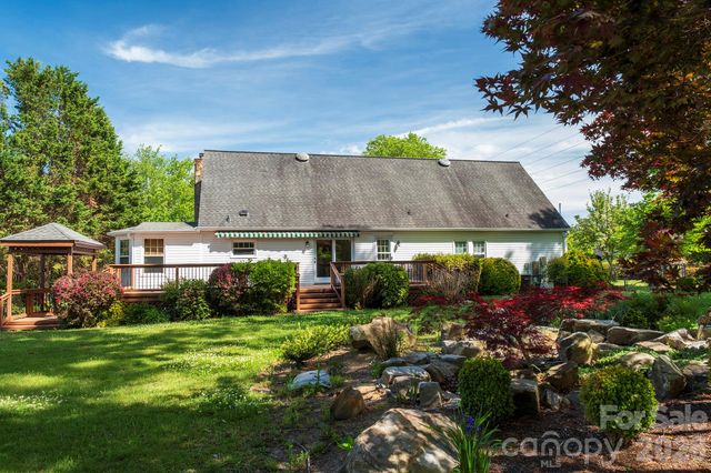 132 Serenity Circle, Hendersonville, NC 28792