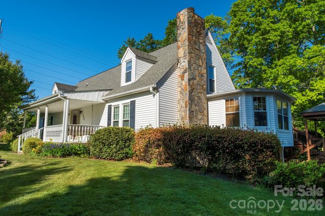 132 Serenity Circle, Hendersonville, NC 28792