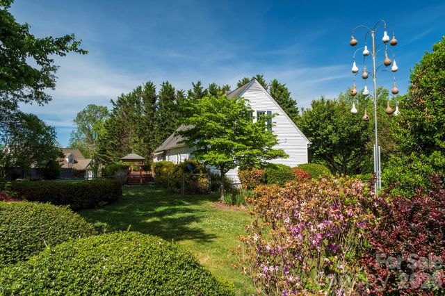 132 Serenity Circle, Hendersonville, NC 28792