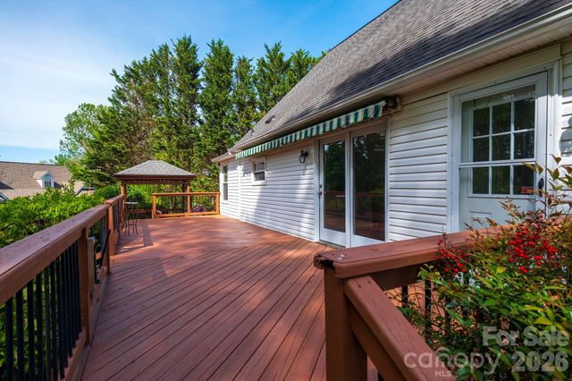 132 Serenity Circle, Hendersonville, NC 28792