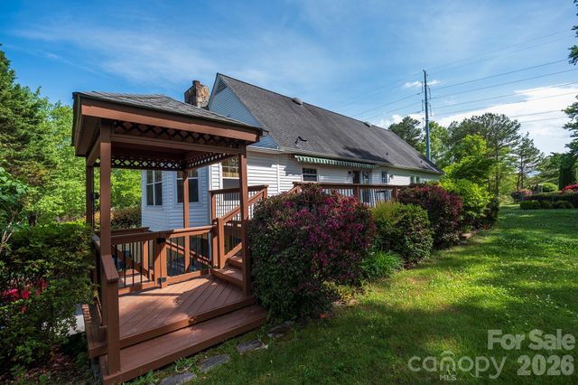 132 Serenity Circle, Hendersonville, NC 28792