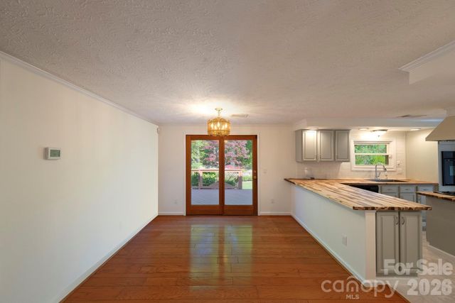 132 Serenity Circle, Hendersonville, NC 28792
