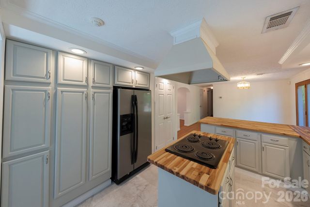 132 Serenity Circle, Hendersonville, NC 28792