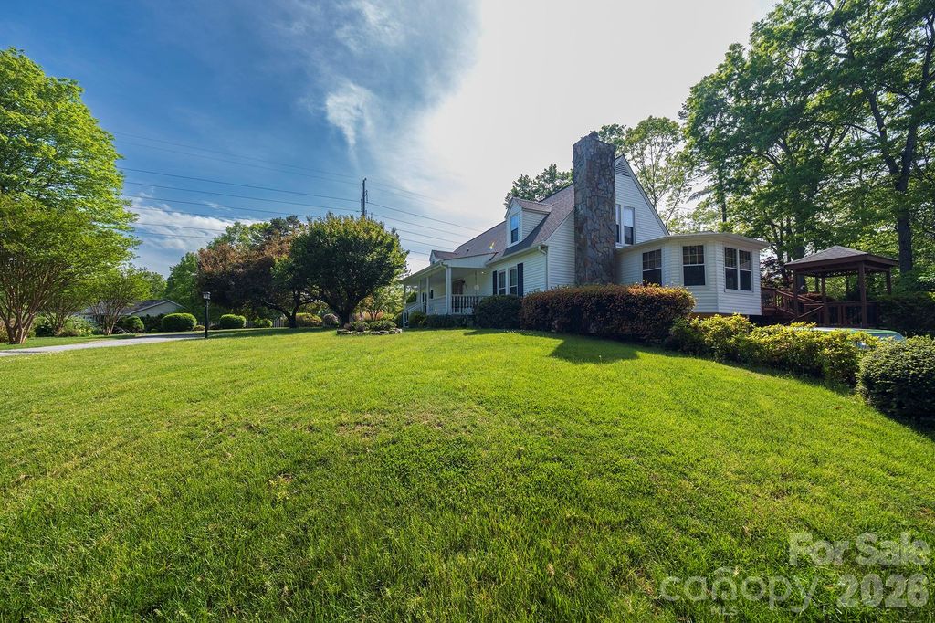 132 Serenity Circle, Hendersonville, NC 28792