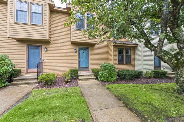 30 Apache Way 30, Tewksbury, MA 01876