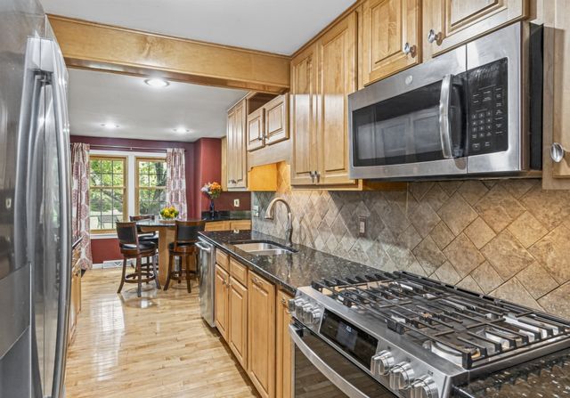 30 Apache Way 30, Tewksbury, MA 01876