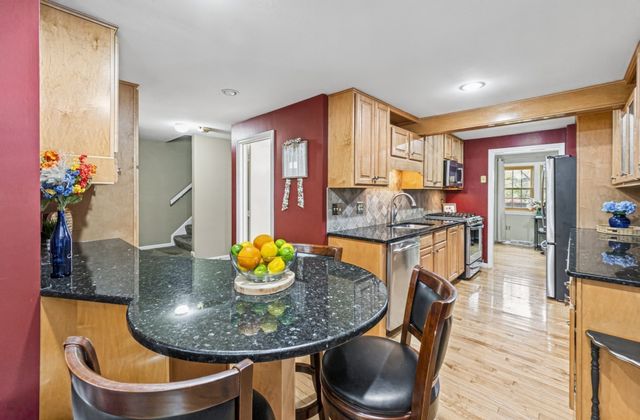 30 Apache Way 30, Tewksbury, MA 01876