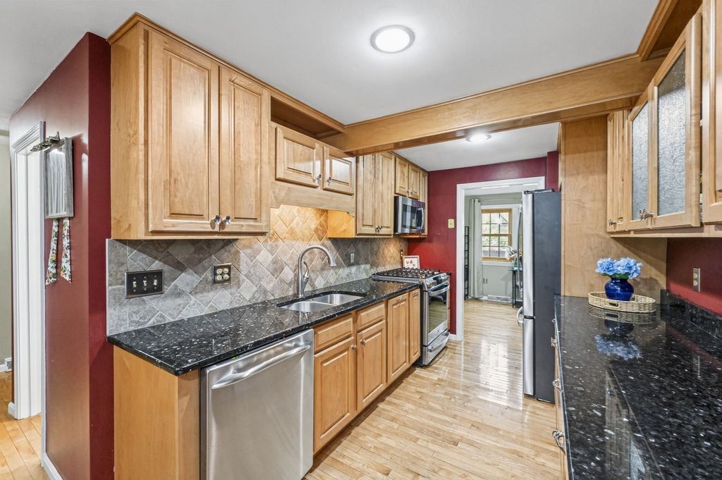 30 Apache Way 30, Tewksbury, MA 01876