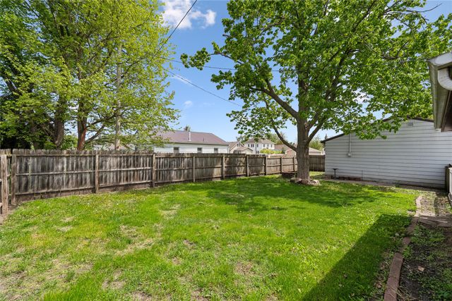 2204 1st Avenue, Perry, IA 50022