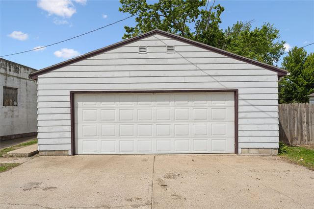 2204 1st Avenue, Perry, IA 50022