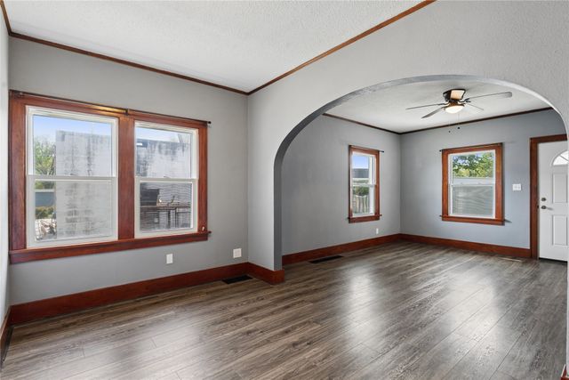 2204 1st Avenue, Perry, IA 50022