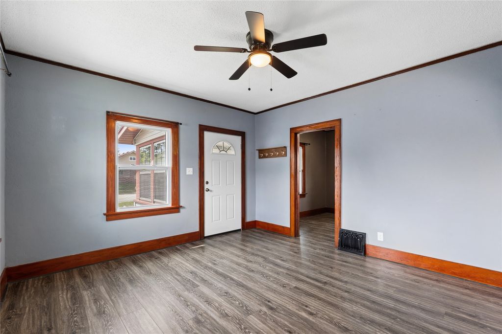 2204 1st Avenue, Perry, IA 50022