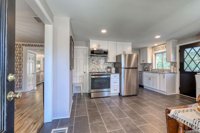 460 County Highway 1, Warwick, NY 10990