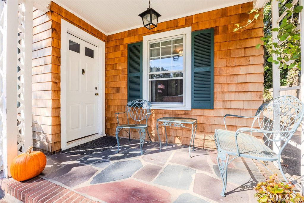 11 Sharon Avenue, East Setauket, NY 11733 — photo 5