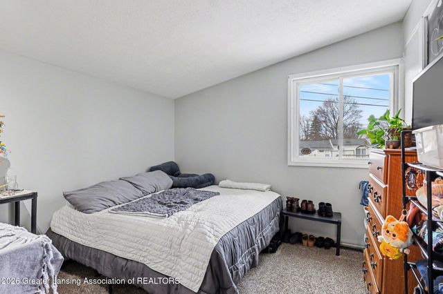 2924 Woodview Drive, Lansing, MI 48911