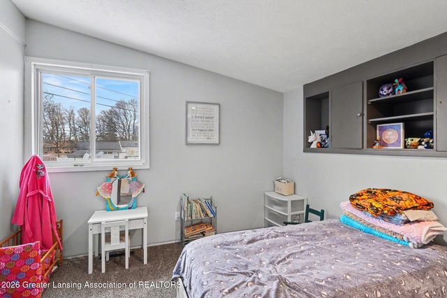 2924 Woodview Drive, Lansing, MI 48911