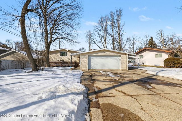 2924 Woodview Drive, Lansing, MI 48911