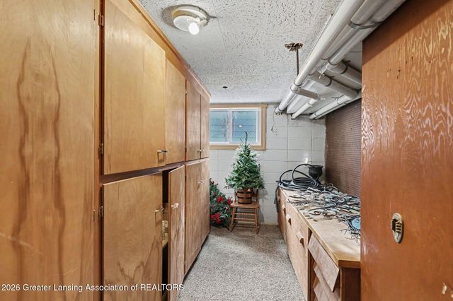 2924 Woodview Drive, Lansing, MI 48911