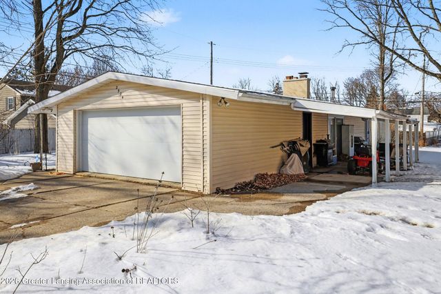 2924 Woodview Drive, Lansing, MI 48911