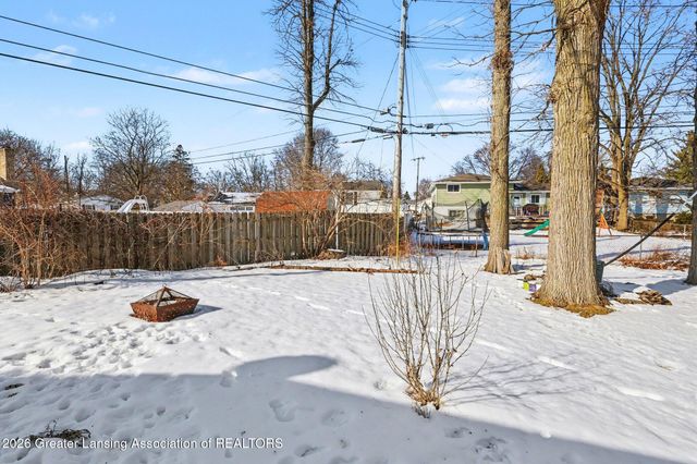 2924 Woodview Drive, Lansing, MI 48911