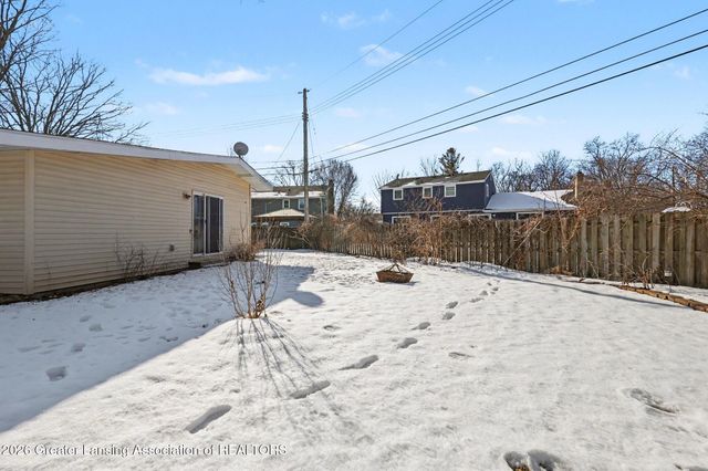 2924 Woodview Drive, Lansing, MI 48911