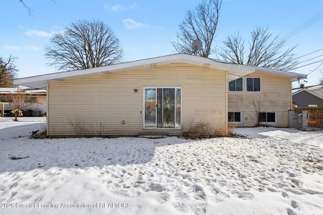 2924 Woodview Drive, Lansing, MI 48911